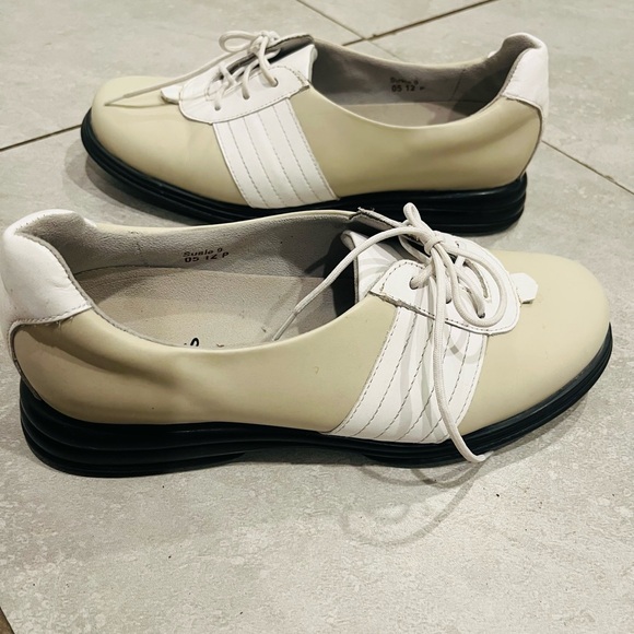 Sandbaggers Susie Almond golf shoes - Picture 3 of 9